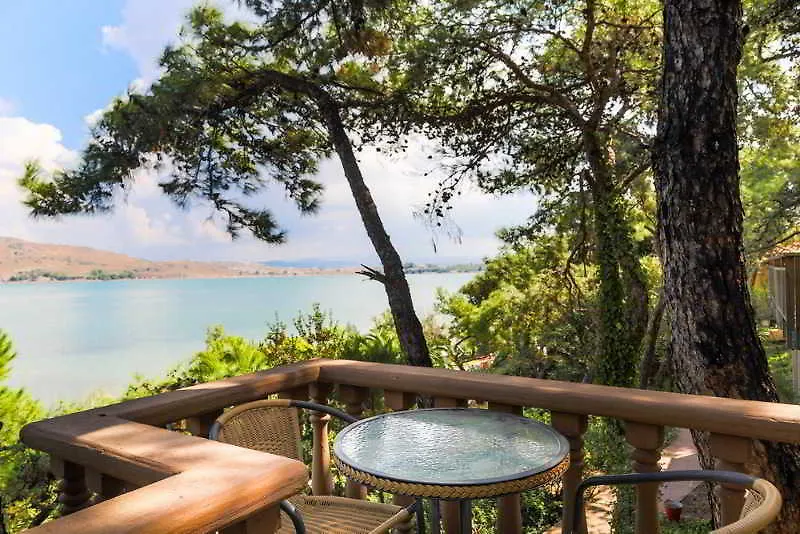 Ayvalik Beach Hotel 3*,